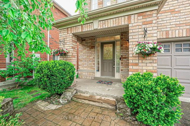906 Isaac Phillips Way