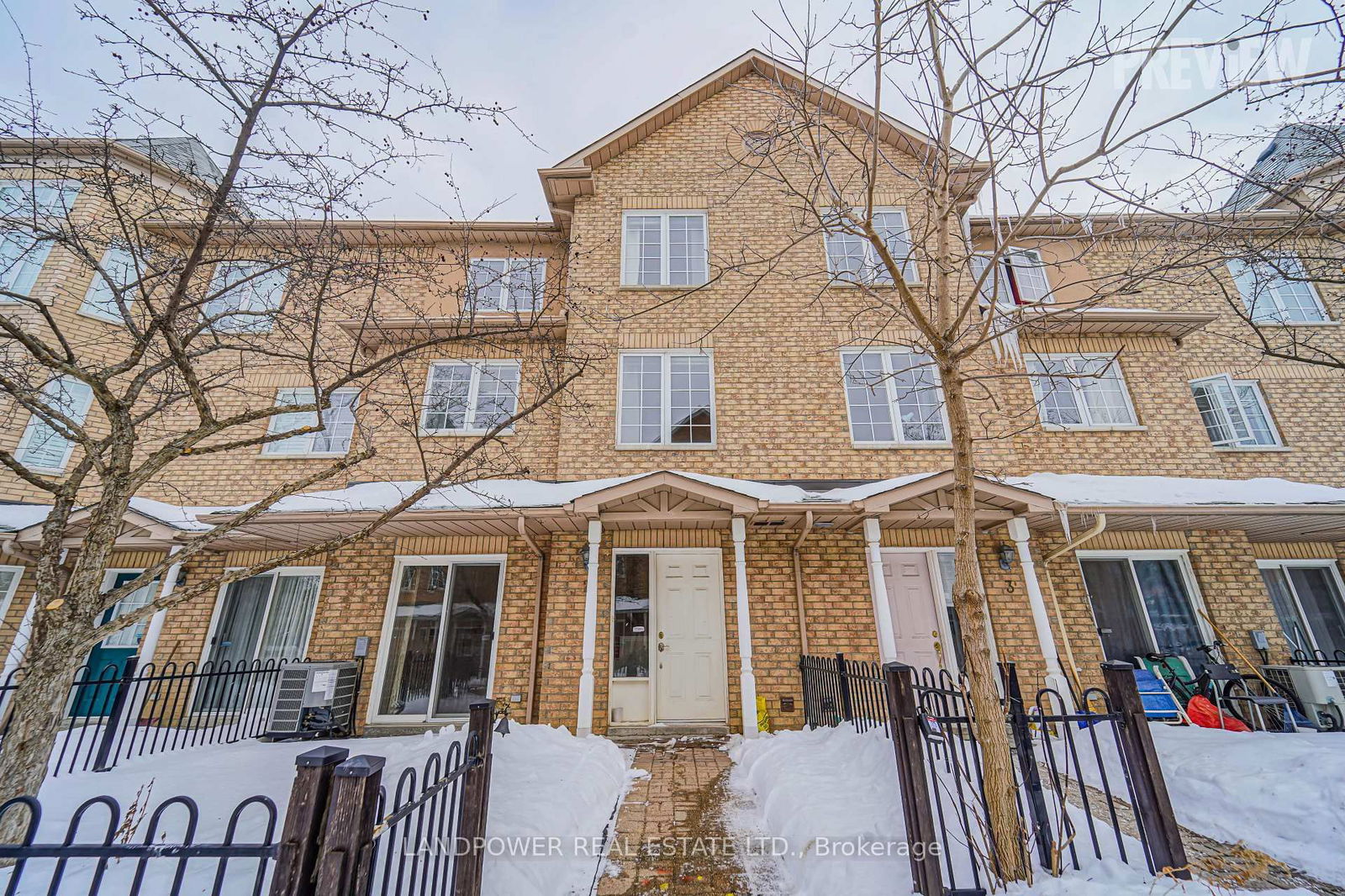 Townhouse for lease at 2-18 St Moritz Way, Markham, Unionville, L3R 4E8 - MLS: N12186980