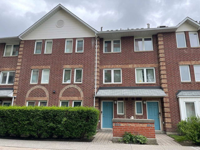 809 - 900 Steeles Avenue