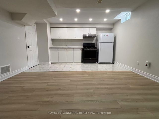 28 Lugano Crescent