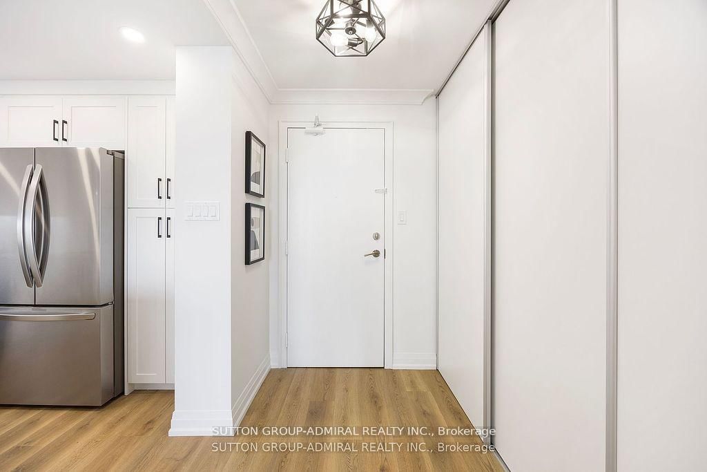 Condo for sale at 602-11 Townsgate Drive, Vaughan, Crestwood-Springfarm-Yorkhill, L4J 8G4 - MLS: N12187662