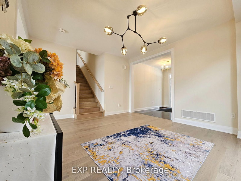 33 John Dallimore Dr, Georgina, L4P 0S6 | Image 2