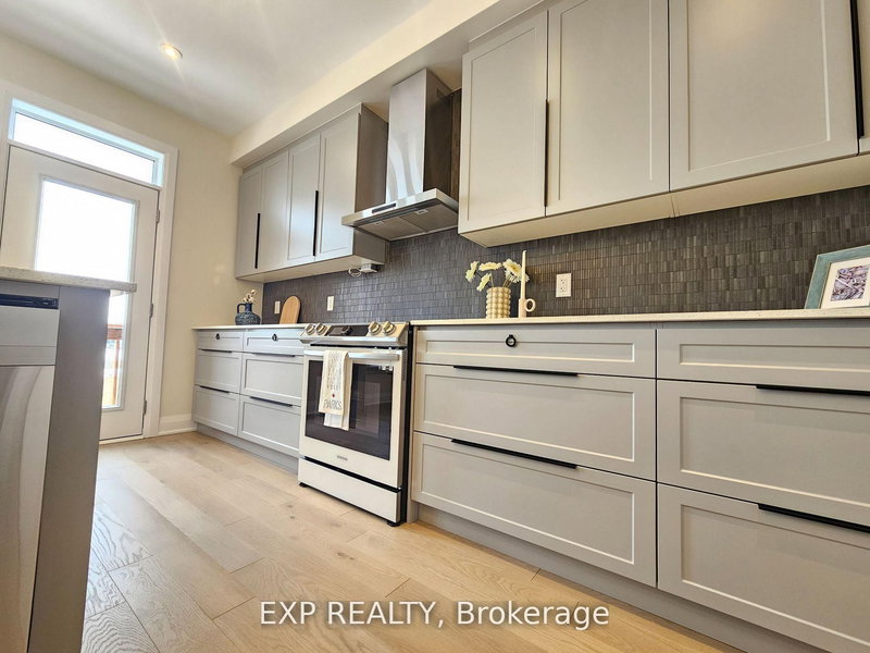 33 John Dallimore Dr, Georgina, L4P 0S6 | Image 3