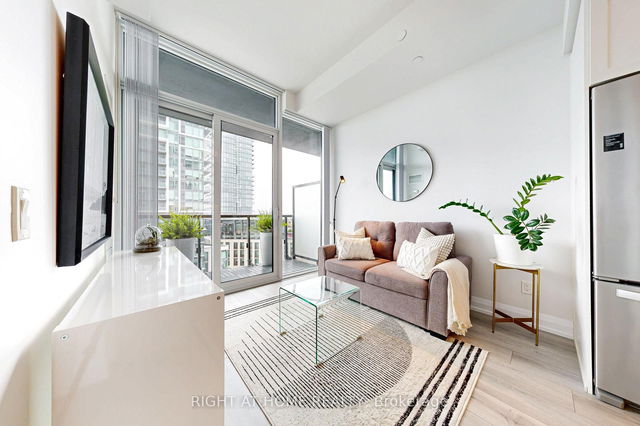 907 - 7895 Jane Street