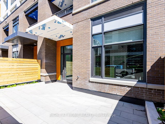 106 - 7950 Bathurst Street