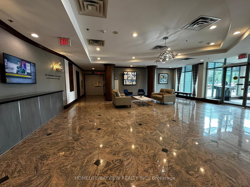 1009 - 11 Oneida Cres, Richmond Hill, L4B 0A1 | Image 3