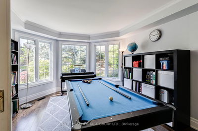 82 Rhodes Circ, Newmarket - Glenway Estates image-0-3