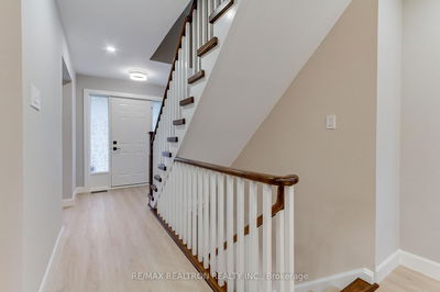 46 French Cres, East Gwillimbury - Holland Landing image-0-3