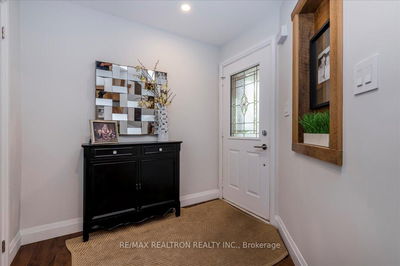 75 Widdifield Ave, Newmarket - Armitage image-0-2