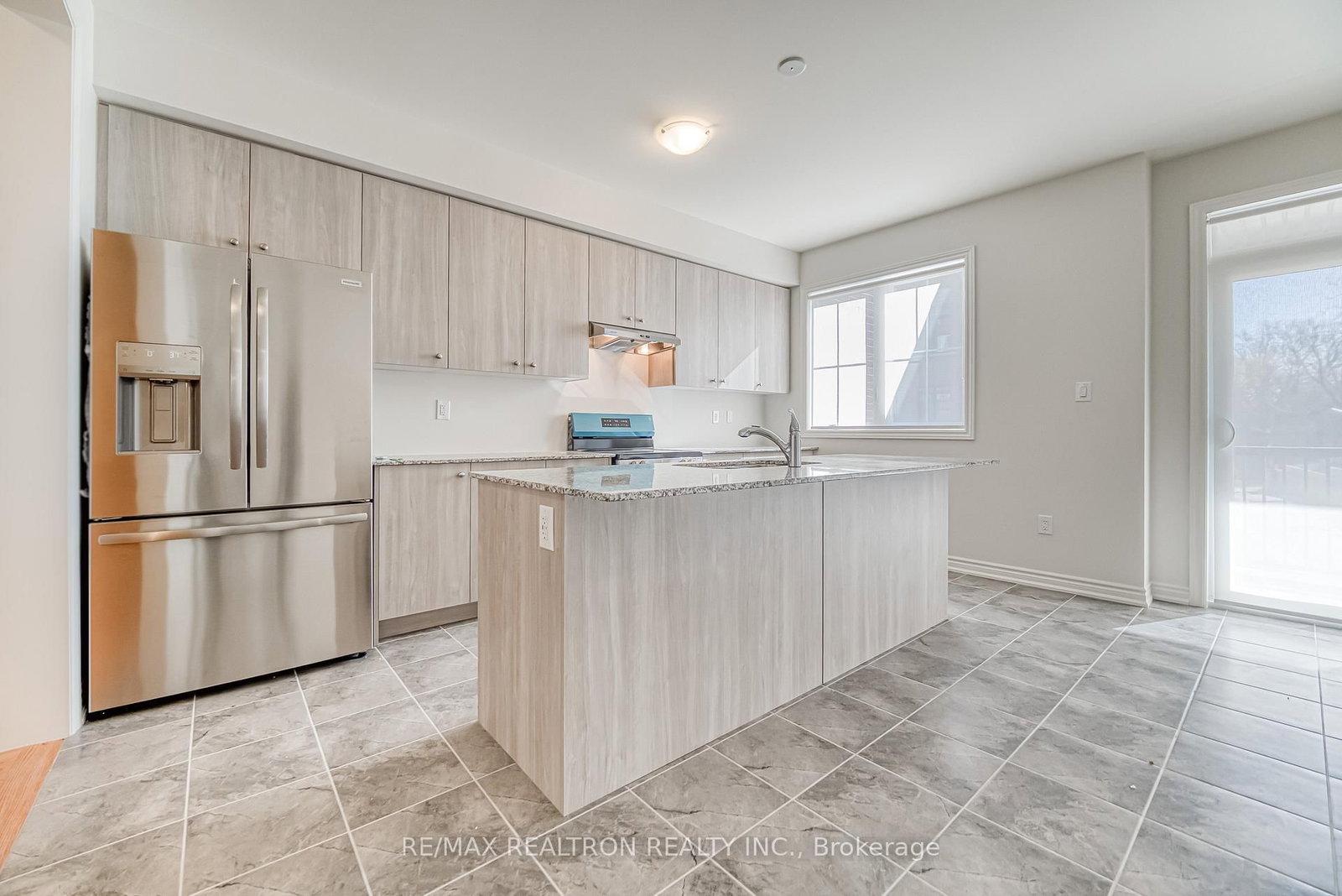 75 Main Street S - Photo 11