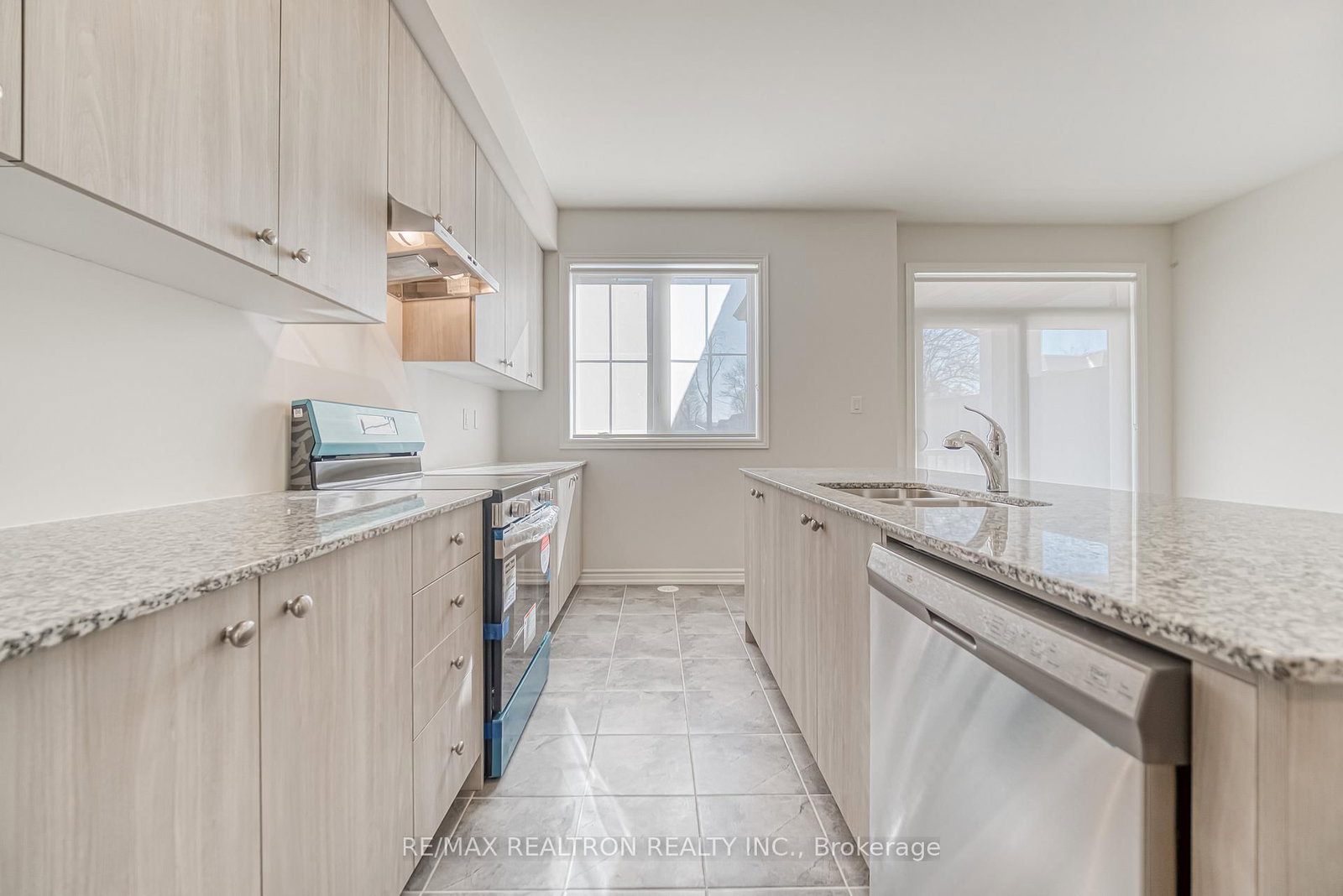 75 Main Street S - Photo 12