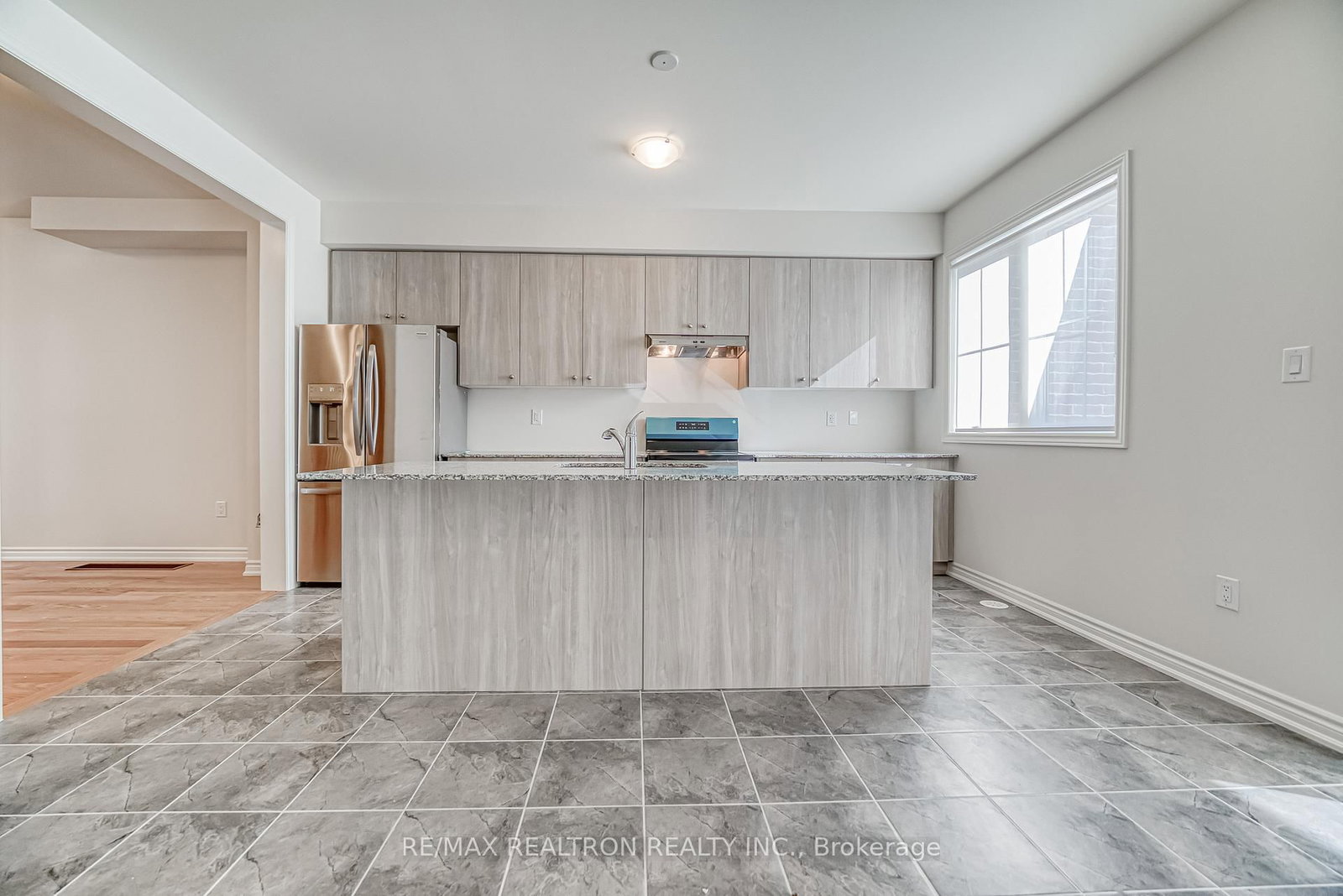 75 Main Street S - Photo 13