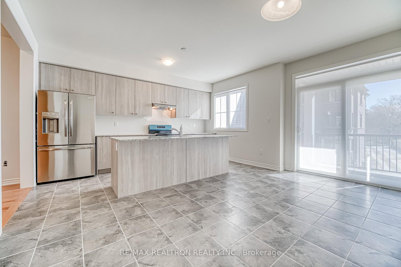 75 Main Street S - Photo 14