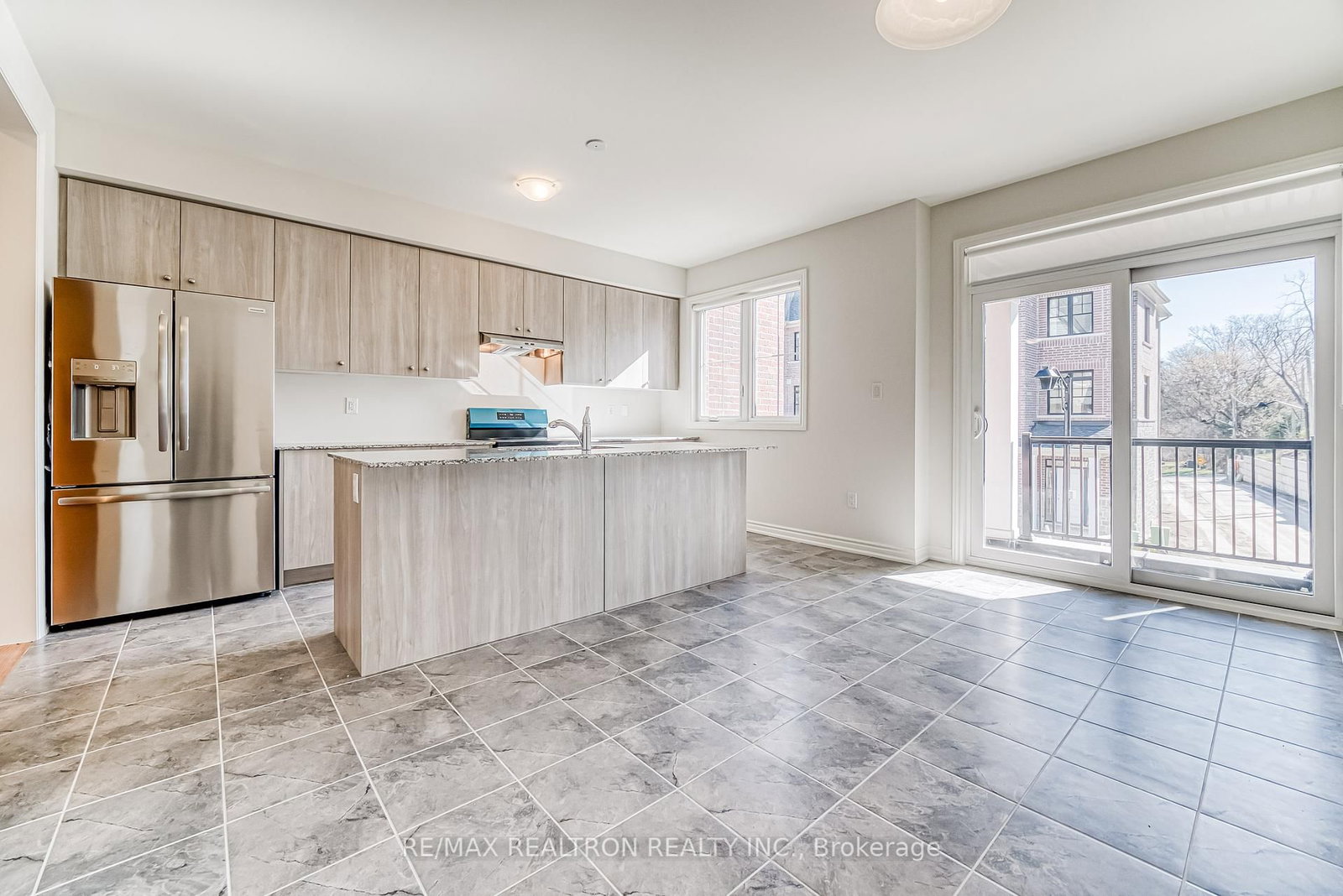 75 Main Street S - Photo 18