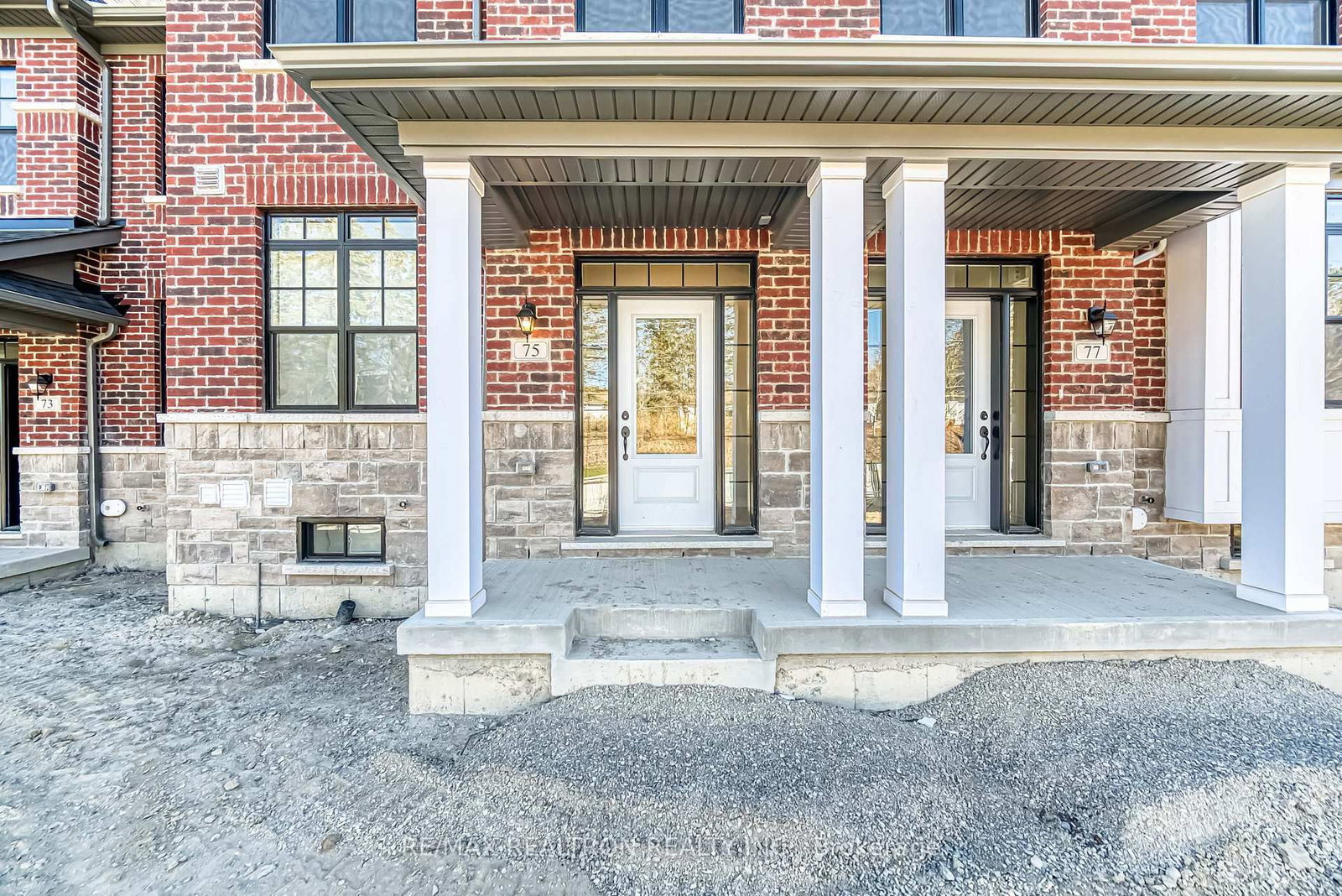 75 Main Street S - Photo 2