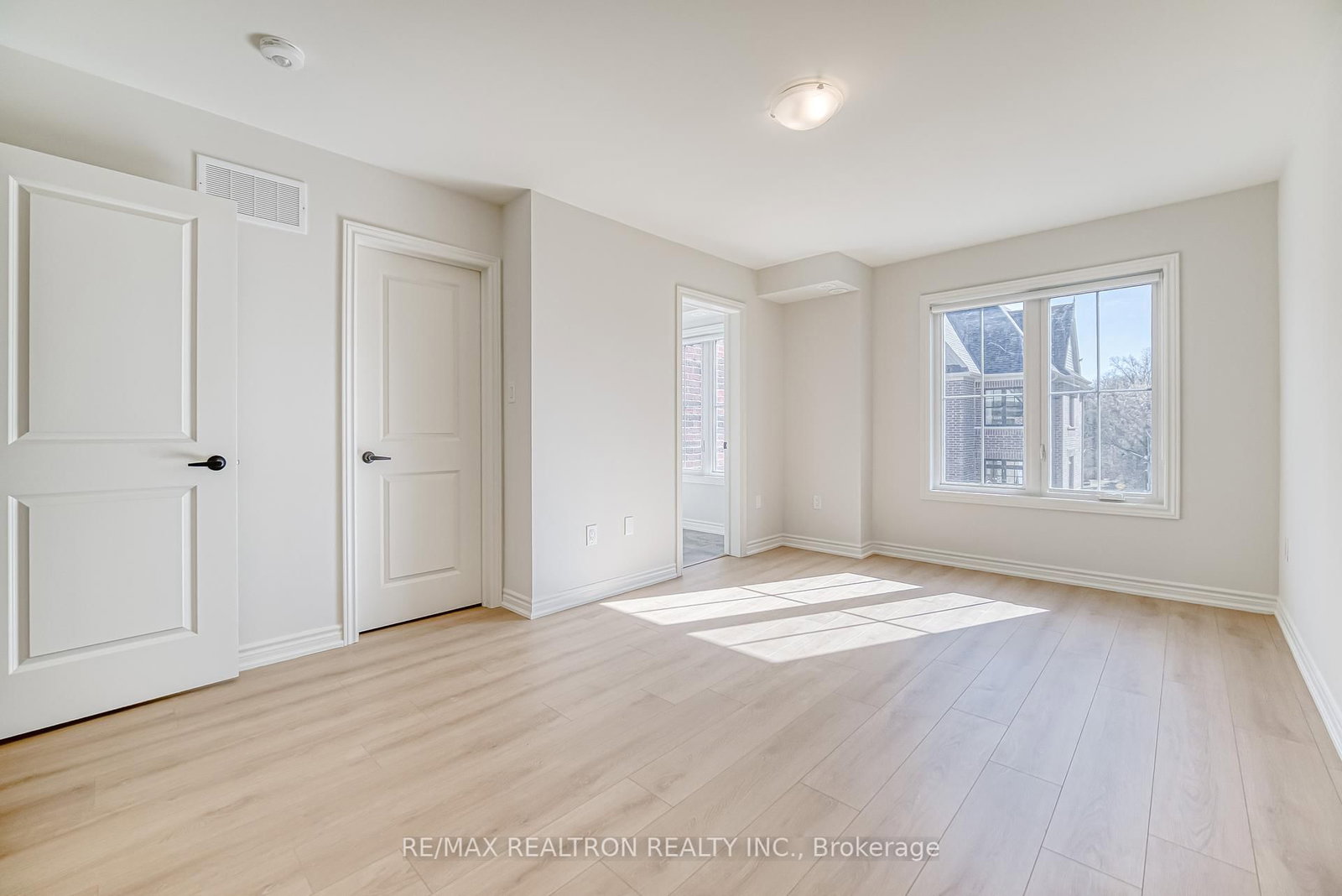 75 Main Street S - Photo 22