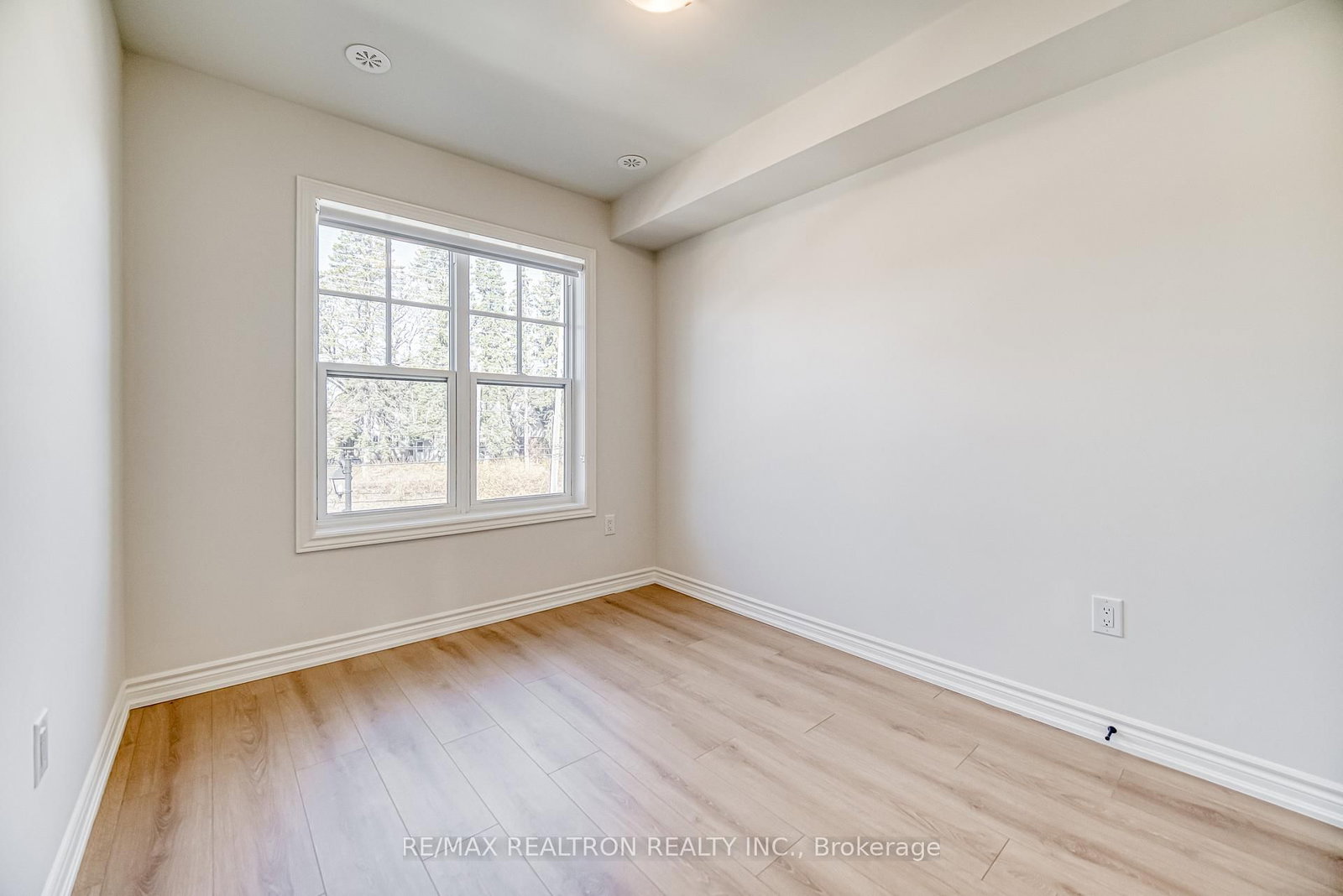 75 Main Street S - Photo 24