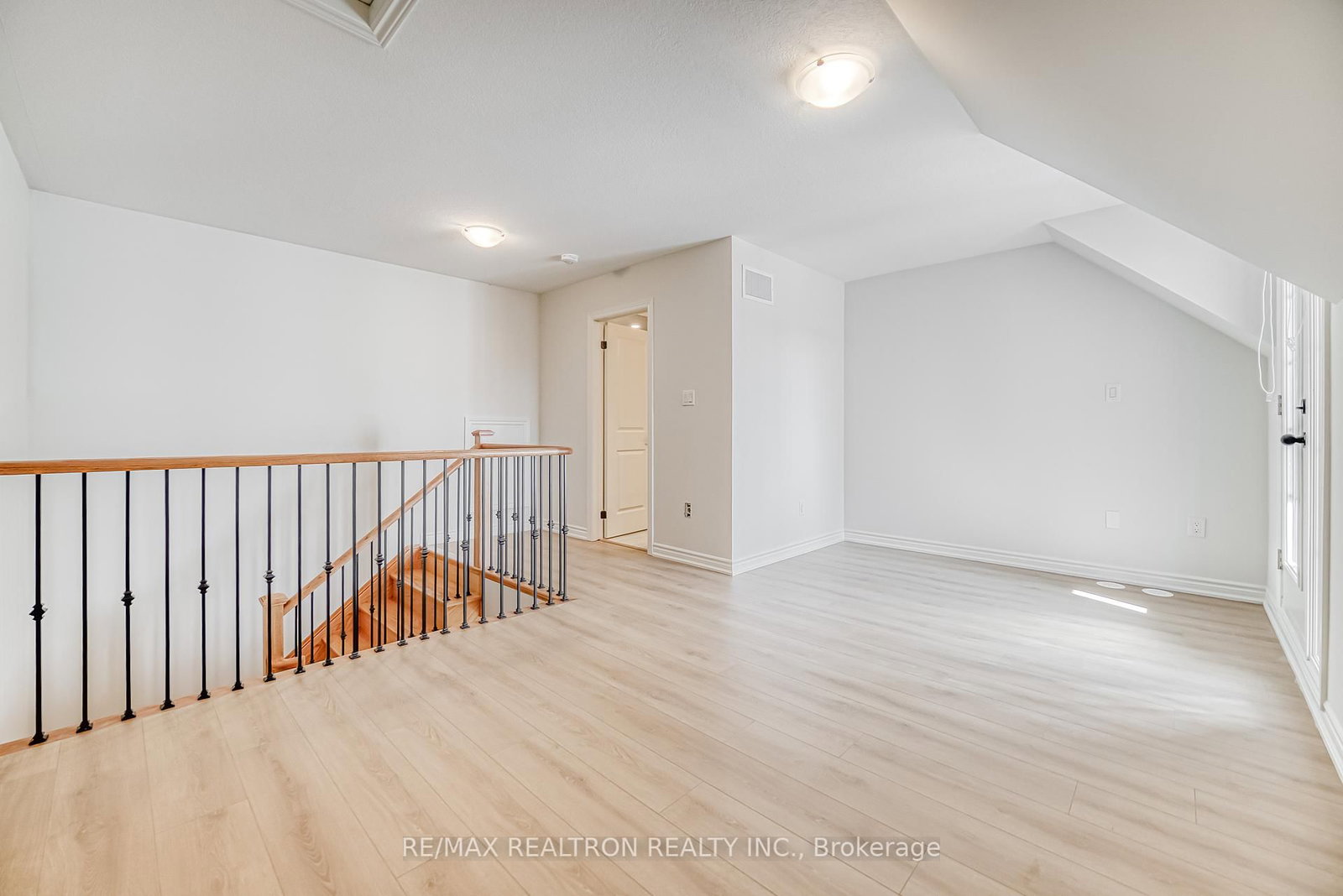 75 Main Street S - Photo 29