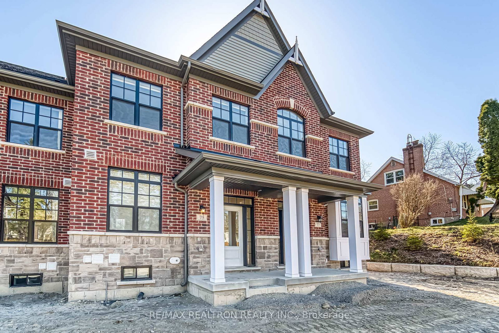 75 Main Street S - Photo 3