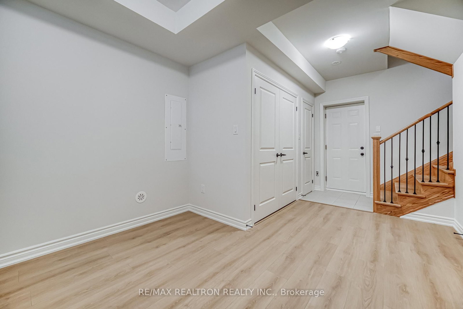 75 Main Street S - Photo 35