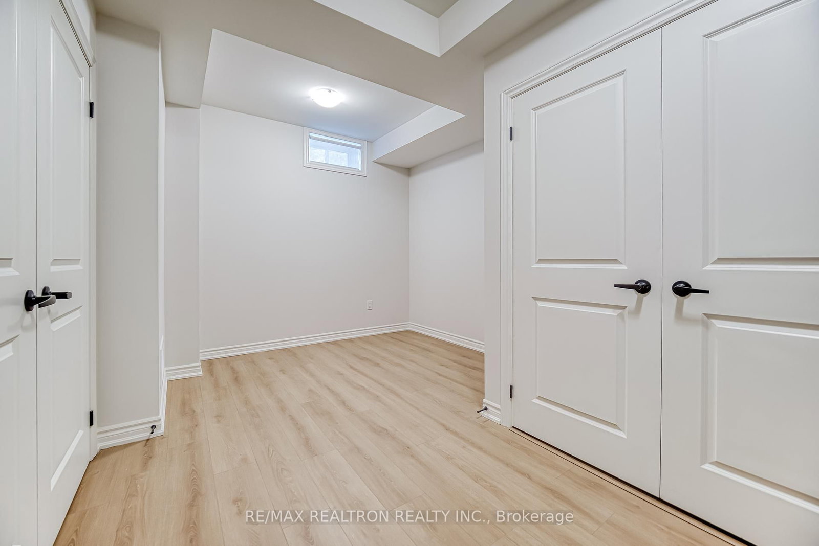 75 Main Street S - Photo 36