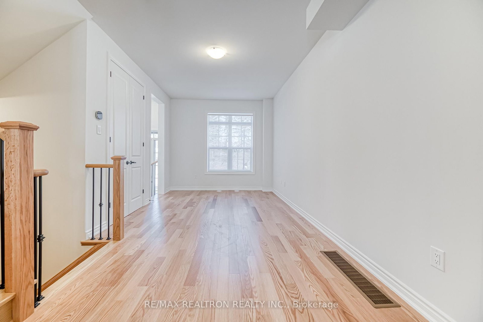 75 Main Street S - Photo 8