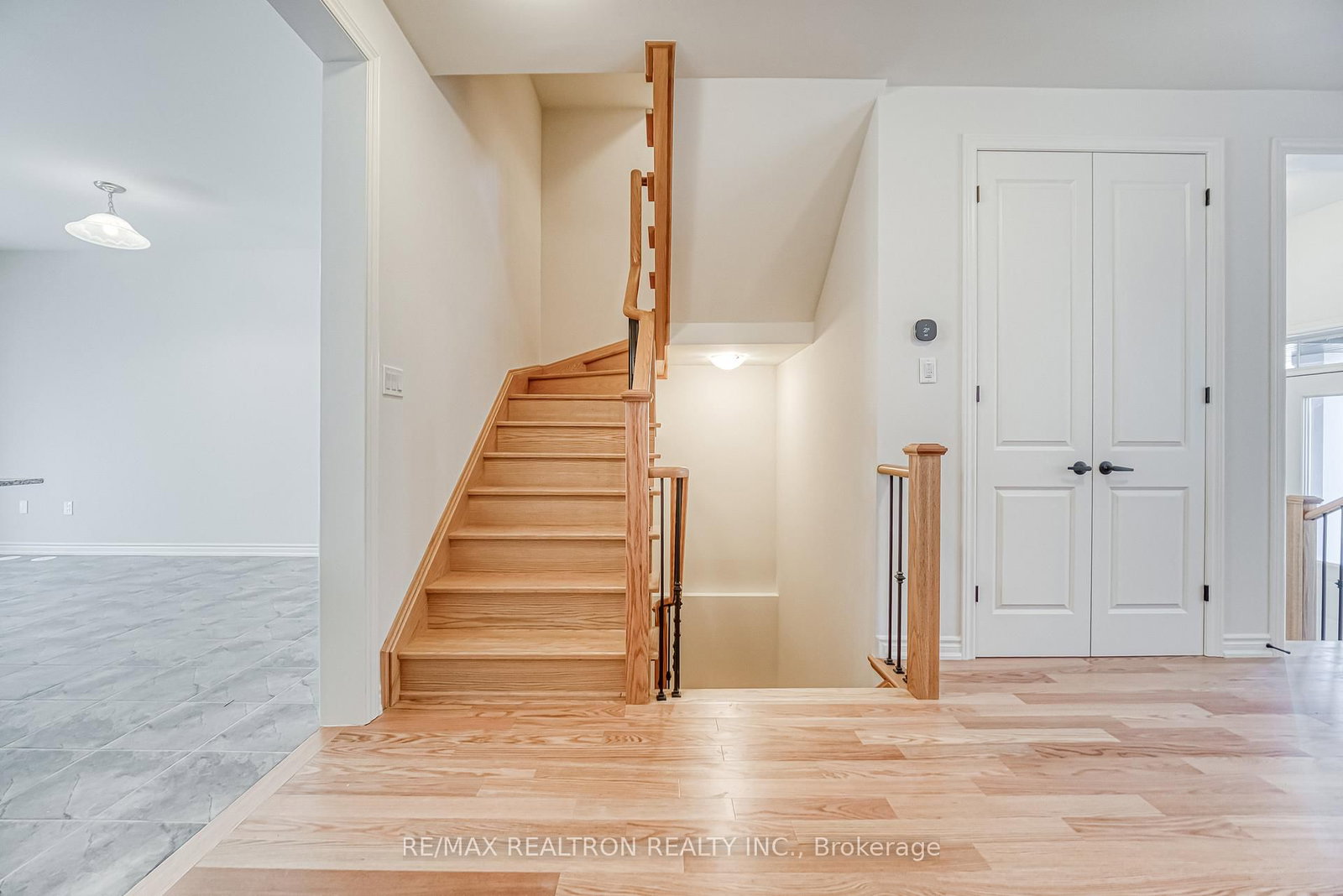 75 Main Street S - Photo 9