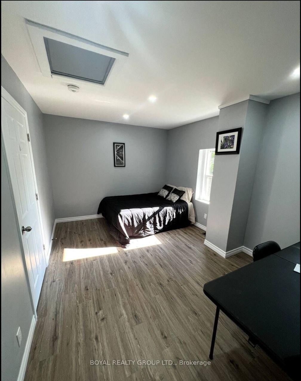 Listing Image 5