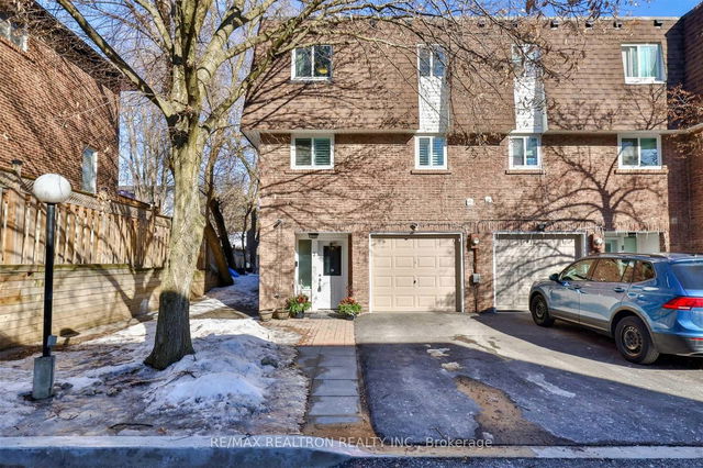 7 - 115 Henderson Avenue