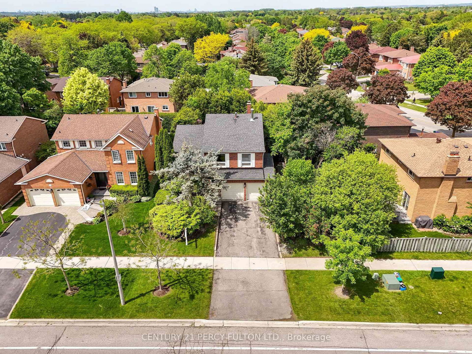 Detached House for sale at 122 Wootten Way, Markham, Markham Village, L3P 4C6 - MLS: N12191098