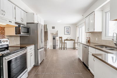 5853 Yonge St, Innisfil - Rural Innisfil image-0-4