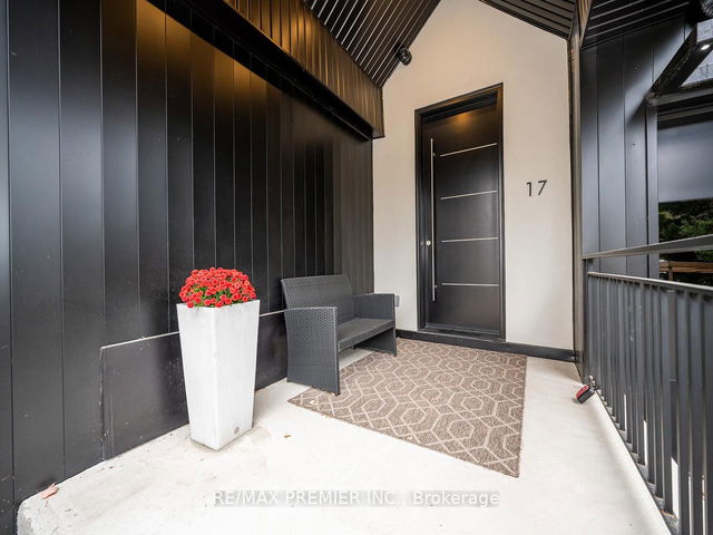 17 Chinook Drive