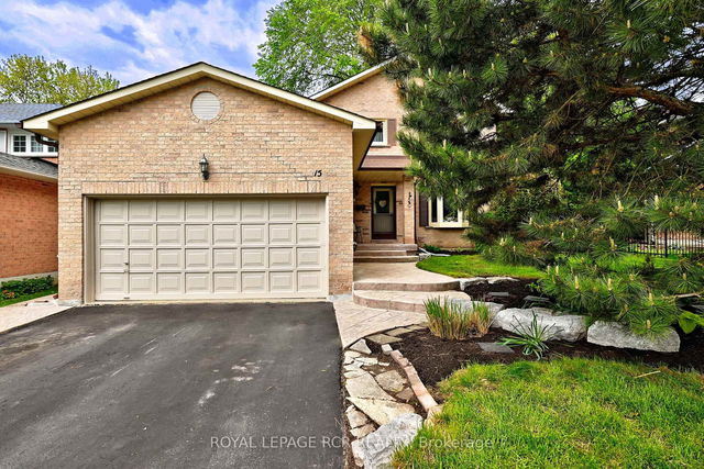 15 Meadowood Drive
