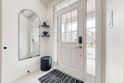 24 Tremoy Rd, East Gwillimbury - Holland Landing image-0-2