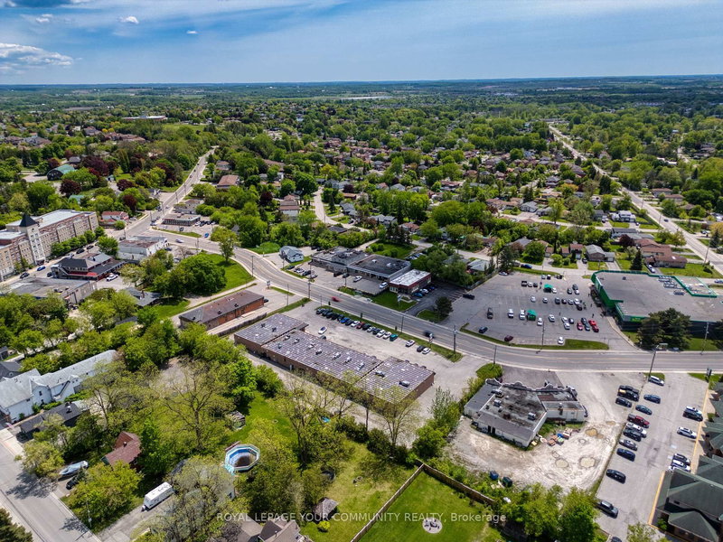 190 Simcoe Ave, Georgina, L4P 2H7 | Image 3