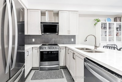 4798 16th Avenue — more photos