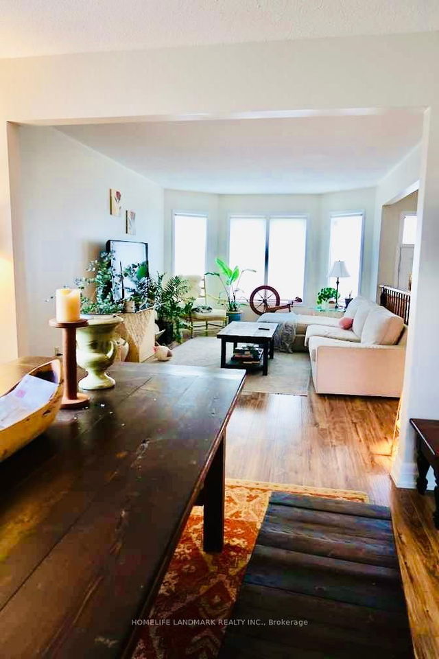 123 Crossland Gate