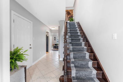 161 Hammill Hts, East Gwillimbury - Mt Albert image-0-3