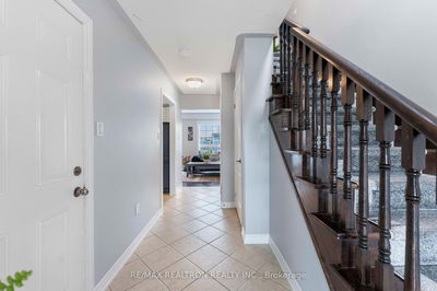 161 Hammill Hts, East Gwillimbury - Mt Albert image-0-4