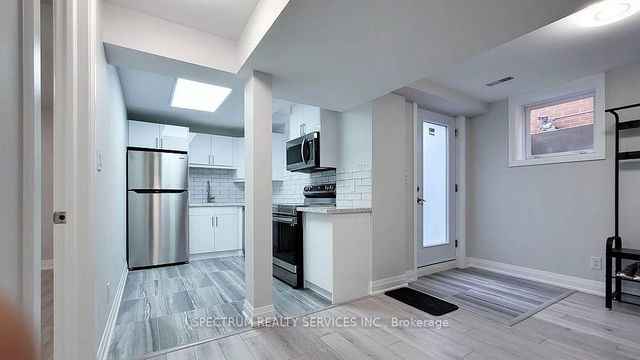 12 Thornbush Court