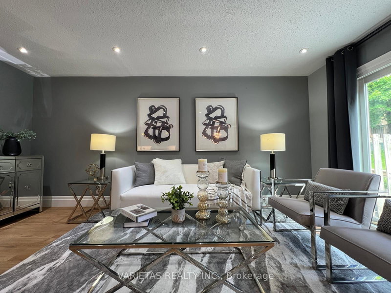 17 Old Wellington St, Markham, L3P 5E3 | Image 2