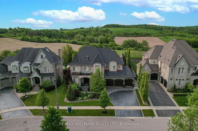 122 Carisbrooke Circ, Aurora - Bayview Southeast image-0-2
