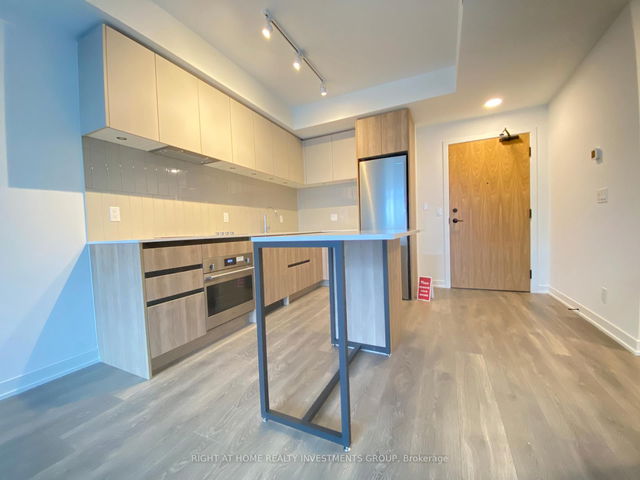 427 - 7950 Bathurst Street