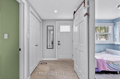 93 Lundy's Lane, Newmarket - Huron Heights-Leslie Valley image-0-3