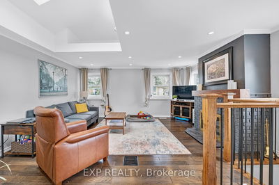 93 Lundy's Lane, Newmarket - Huron Heights-Leslie Valley image-0-4