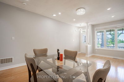 824 Millard St, Whitchurch-Stouffville - Stouffville image-0-3