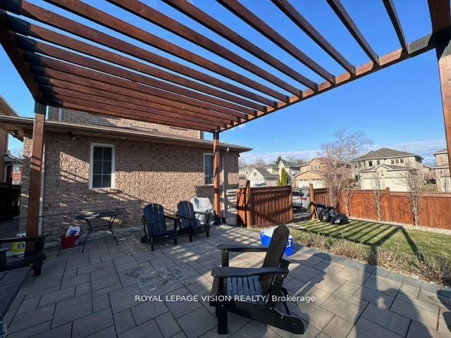 Main - 61 Rocksprings Avenue