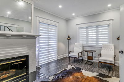 97 Centre St, Richmond Hill - Crosby image-0-4