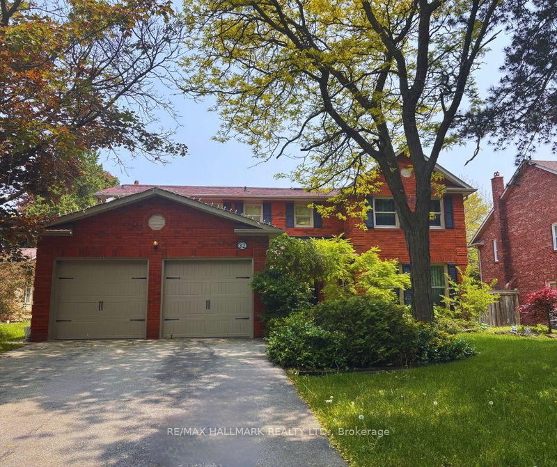 82 Windermere Cres S, Richmond Hill, L4C 6Y9 | Image 2