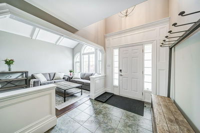 96 Kerfoot Cres, Georgina - Historic Lakeshore Communities image-0-3